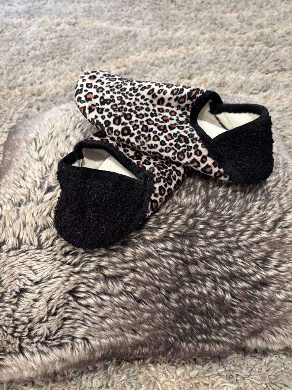 Leopard Print Cozy Slippers with Black Trim